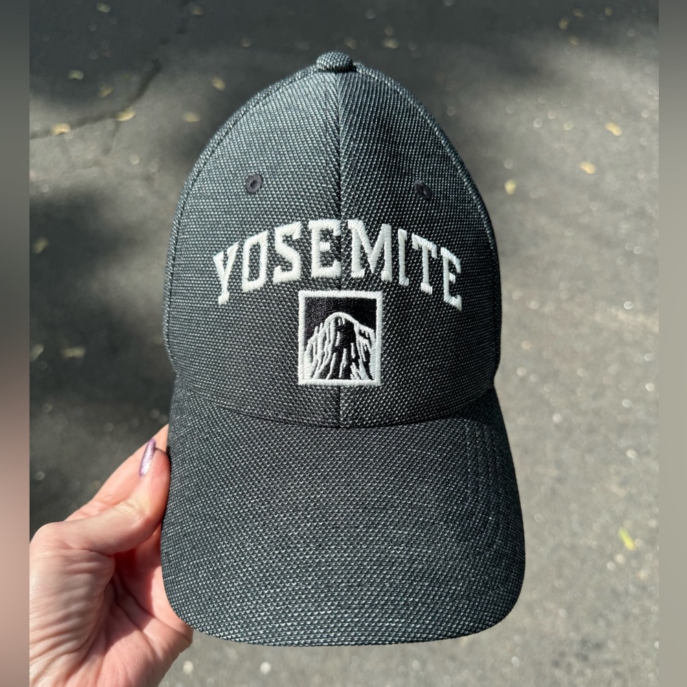 Yosemite Under Armour Hat M/LG